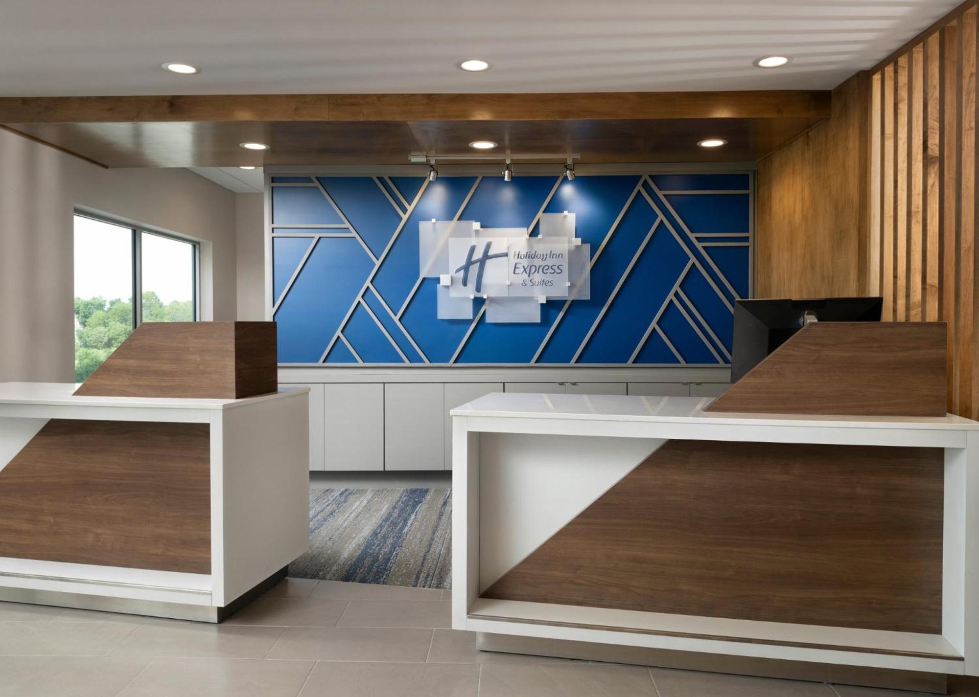 Holiday Inn Express & Suites Lima By Ihg Exterior photo